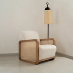 تحميل الصورة إلى عارض المعرض، Mid-century outdoor lounge chair design, featuring The Georgia Accent Chair with vintage appeal and contemporary comfort.